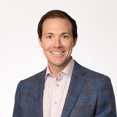 dr. hoxie headshot